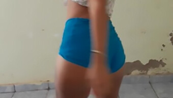 Sexy Latina Novinha'S Dansvaardigheden