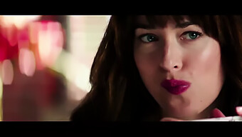 Η Dakota Johnson Στο Fifty Shades Of Grey: Unlocked (2018)