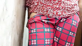 Indian (18+) Bhabhi'S First Time Experience