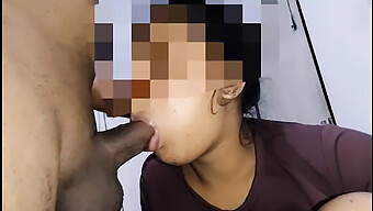 Sri Lankan Teen Girl Swallows Big Cock In Oral Sex