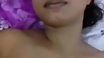 Indian Girls: Homemade Porn With Amateur Indian Girls