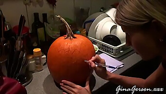 Sessione Bollente In Webcam Di Pumpkin Con Piccole Tette