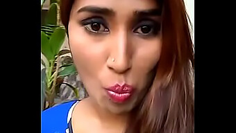 Tontonlah Seorang Gadis Muda Dan Cantik Dalam Video Panas Ini.