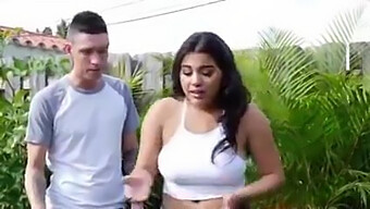 Blowjob And Eating Pussy In The Park With A Hot American Girl