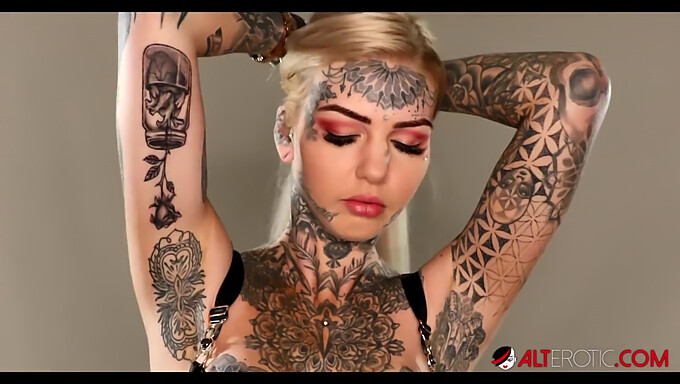 Amateur Blonde With Big Boobs Gets Tattooed