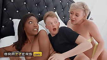 Dee Williams在继女不在时与jimmy有秘密关系。brazzers