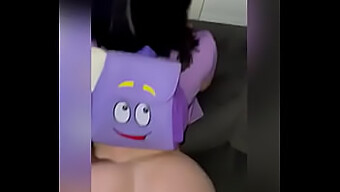 Dora: Fantasi Seksual Seorang Latina