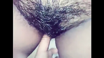 Hd Video Of A Sri Lankan Girl Fingering Her Big Natural Tits