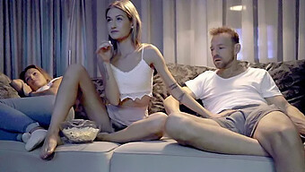 Mostoha Nővérem Európai Képességeit Mutatom Be Ebben A Creampie Videóban